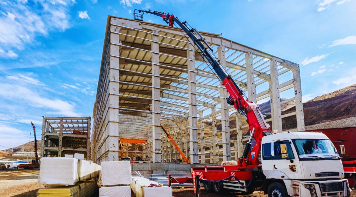 5 Reasons to Hire Hiab Truck for Your Next Project