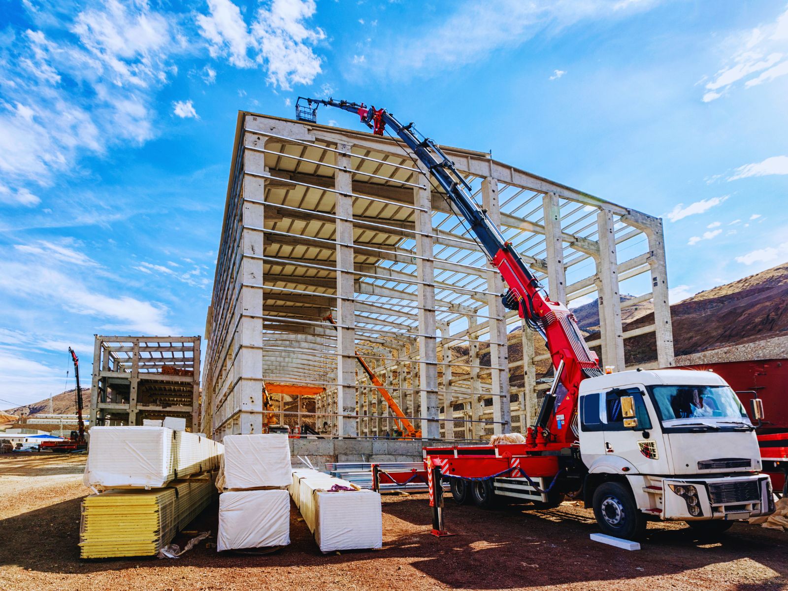5 Reasons to Hire Hiab Truck for Your Next Project