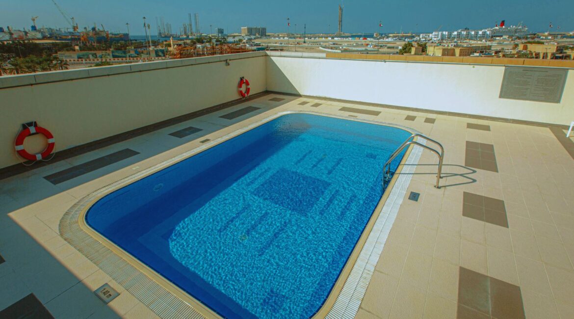 Why Hire a Crane for Pools & Spas?