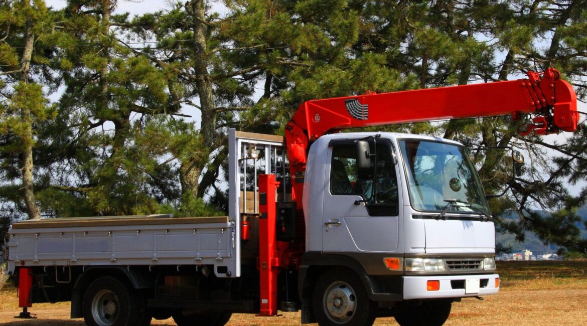 Isuzu Crane Truck Hire Today
