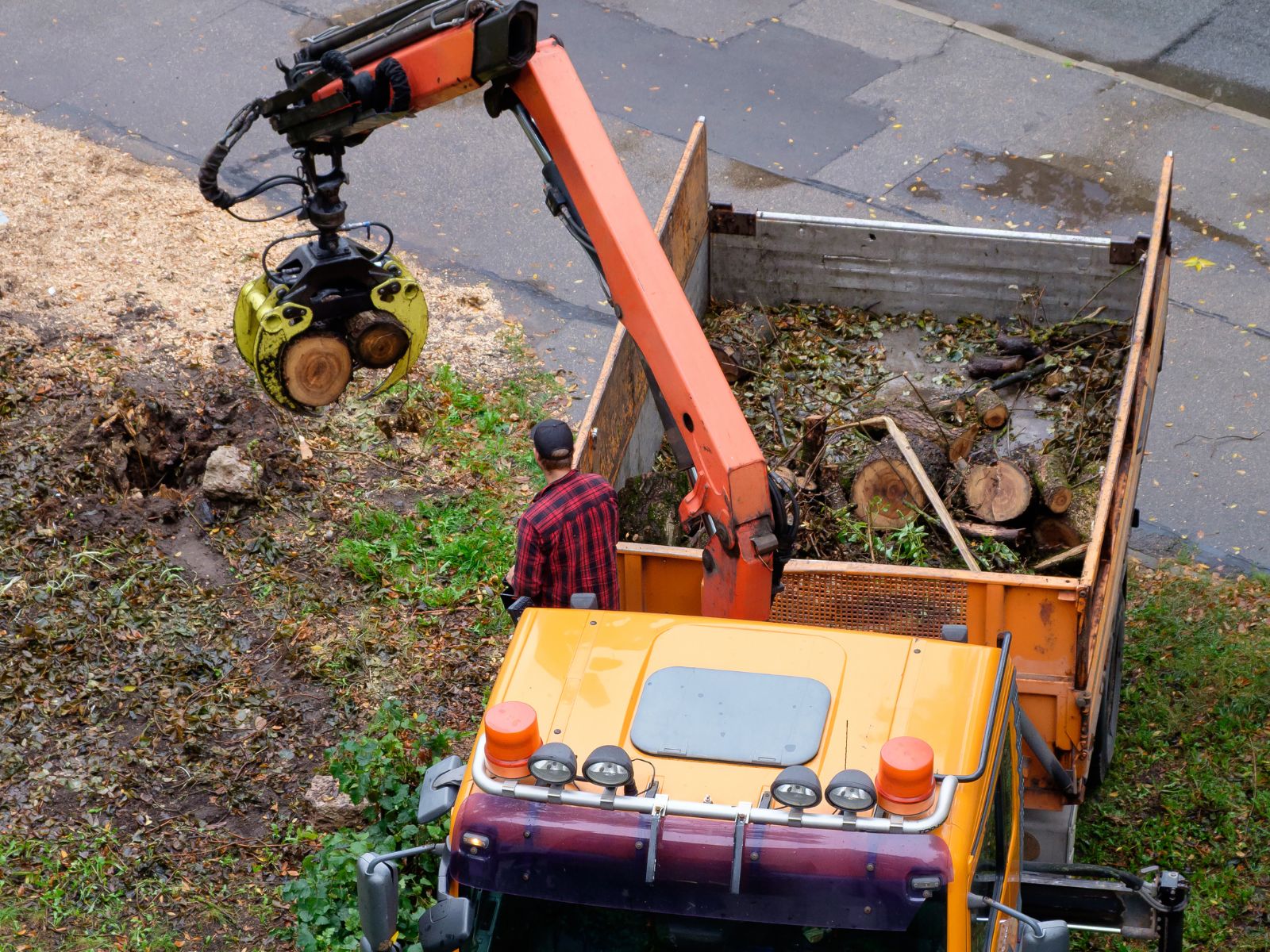 Why Choose a HIAB Truck Instead of a Forklift or Crane?