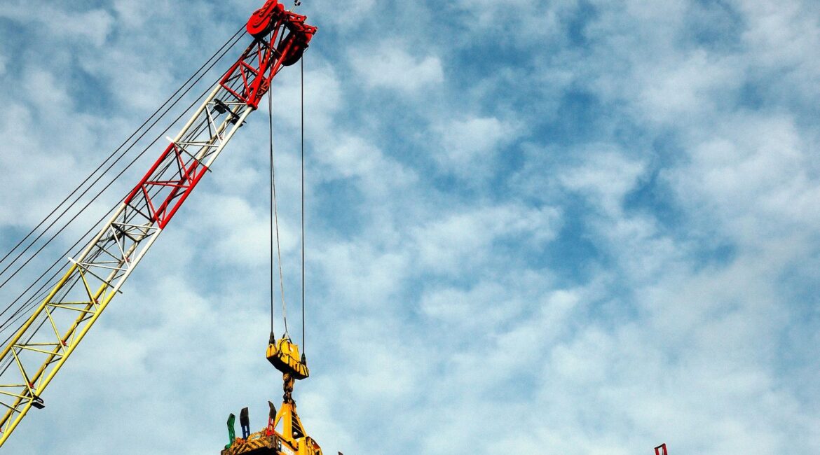 Reliable HIAB Crane Hire for Commercial Projects