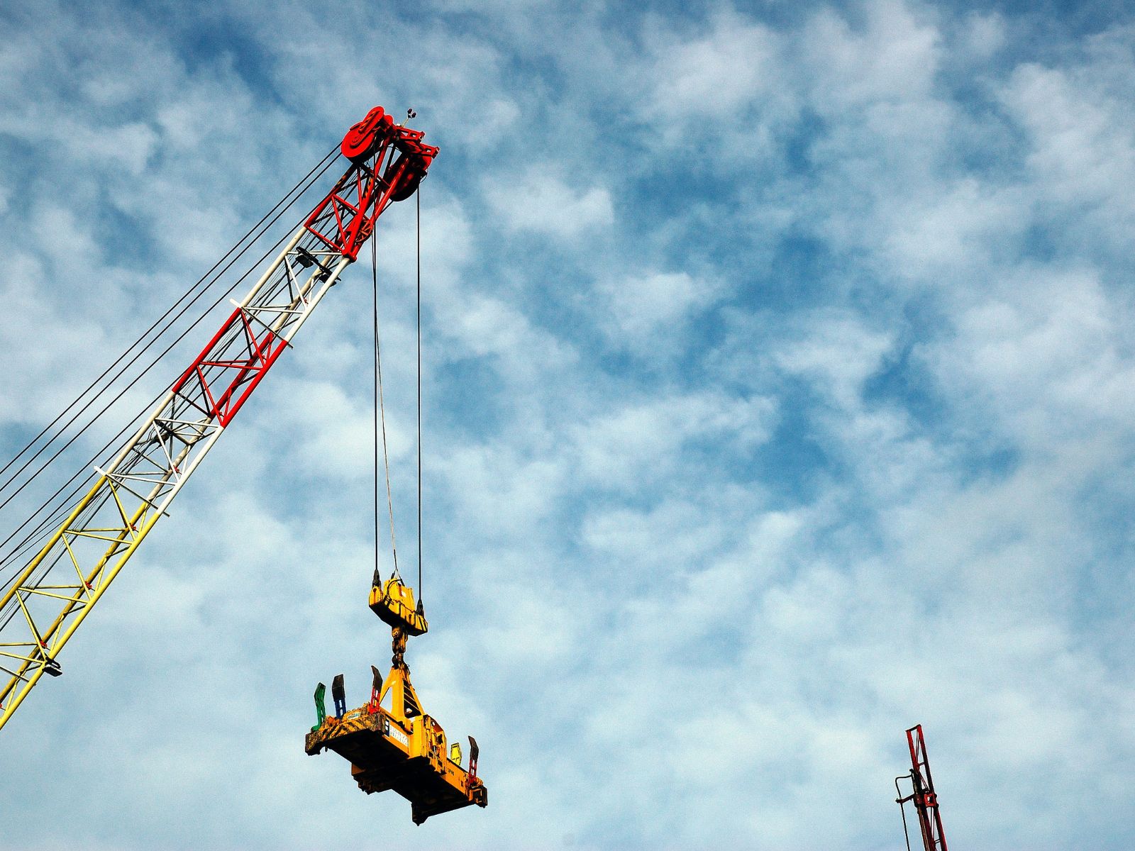 Reliable HIAB Crane Hire for Commercial Projects