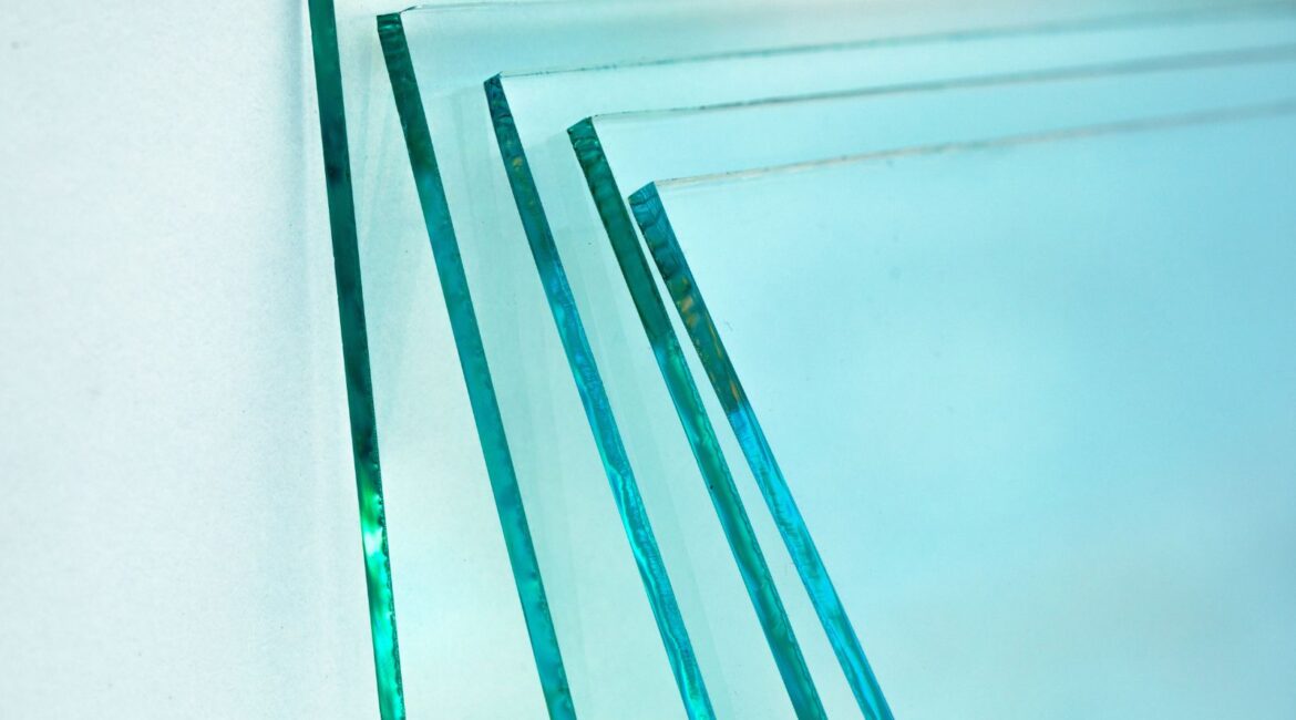 Safe Glass Panel Lifting for Modern Buildings