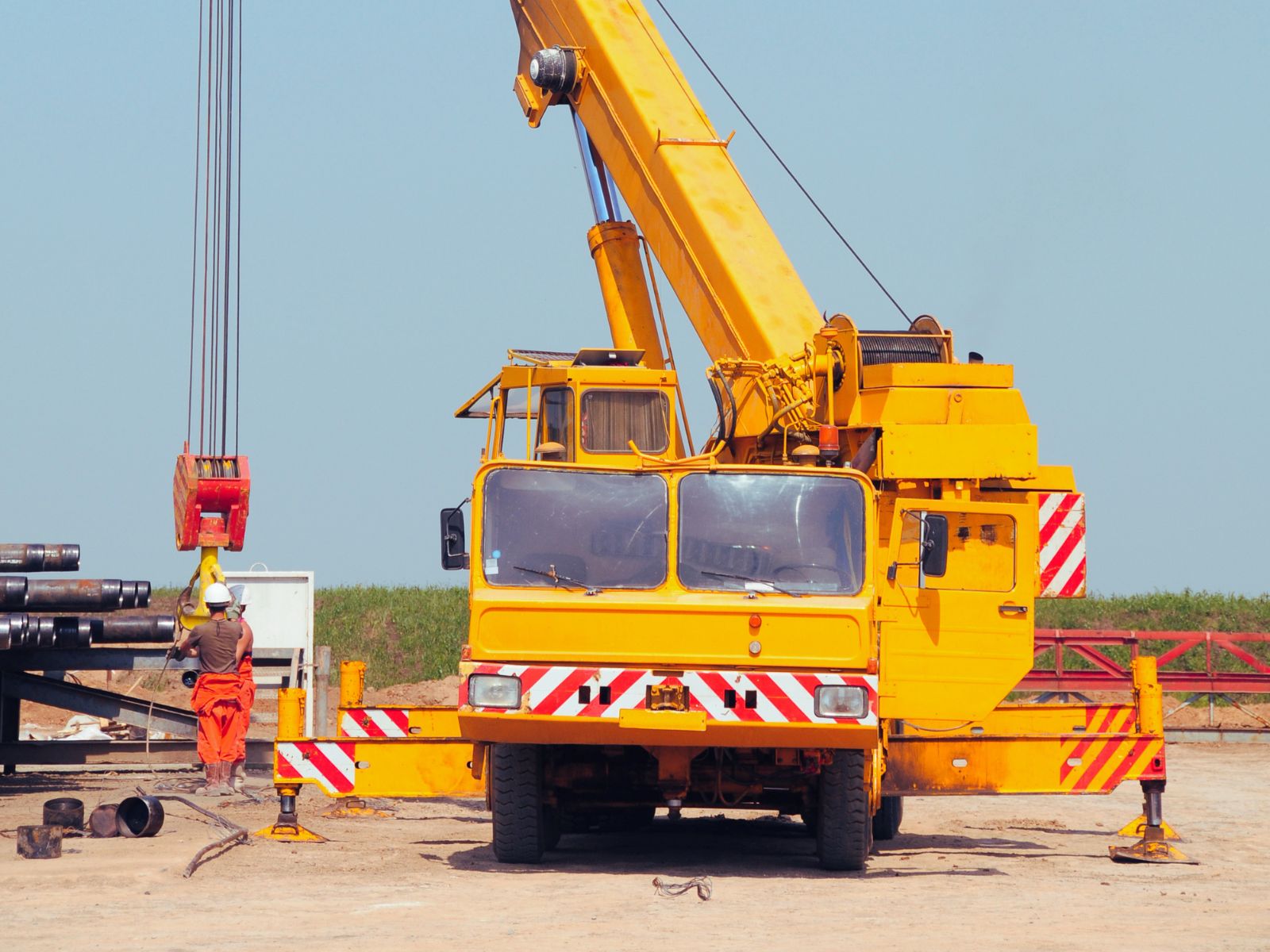 What Jobs Require a 25m Reach Crane Truck in Sydney?