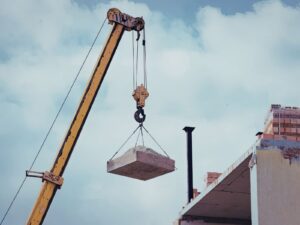 Roof Lifting Jobs: Choosing the Right Crane Truck