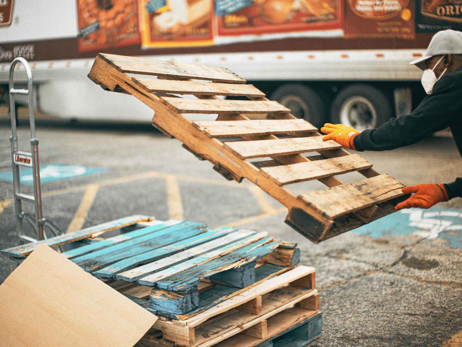 Brick, Block, and Pallet Handling: Streamlining On-Site Material Drops