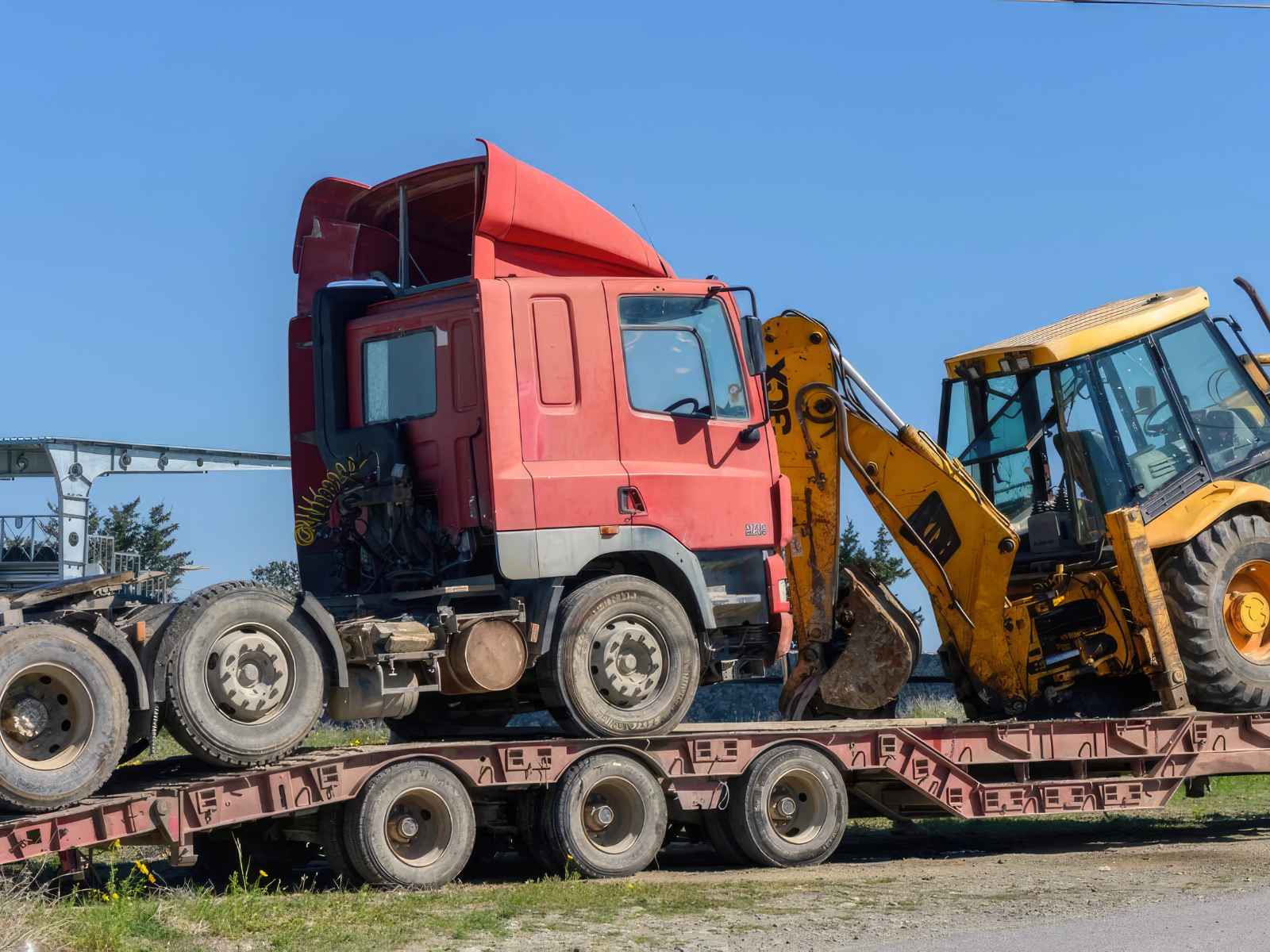 Common Challenges in Heavy Equipment Transportation